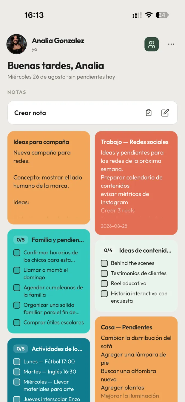 Pantalla de inicio de Primer Anillo con las notas del día en tarjetas de colores